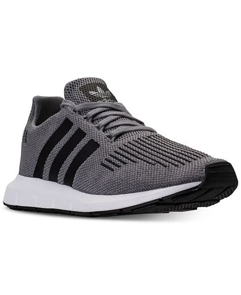 men's swift run casual sneakers.